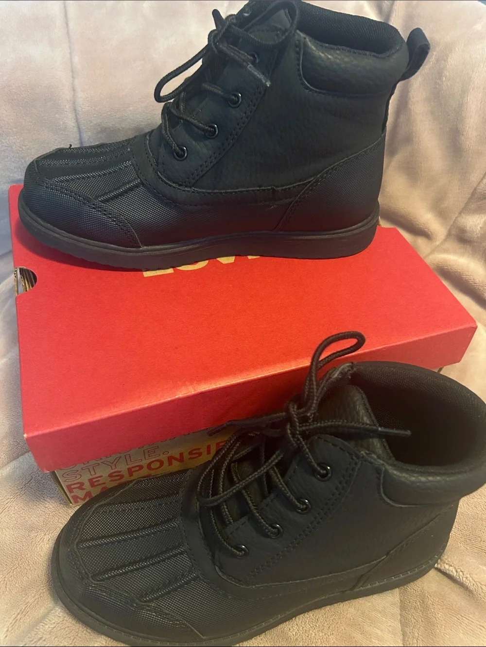 Levis sturdy lace