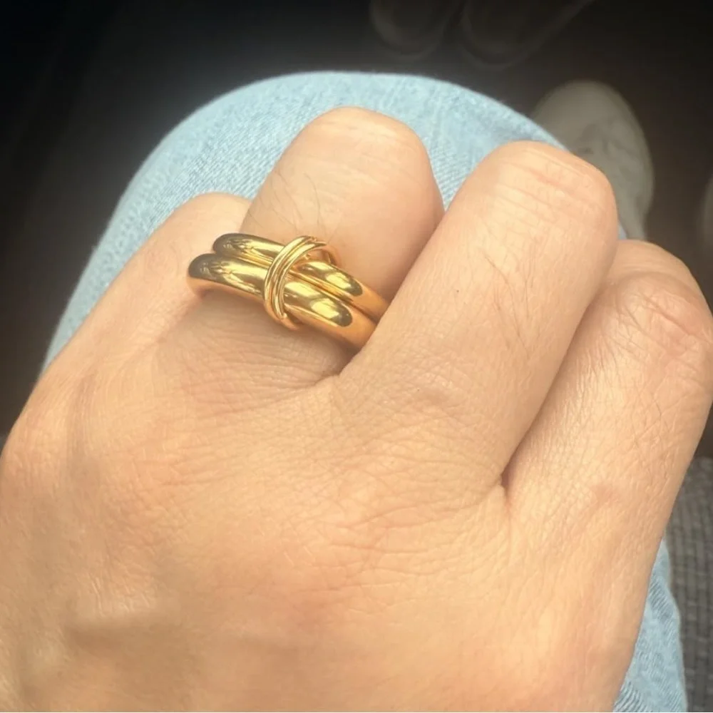 N/A elegant gold