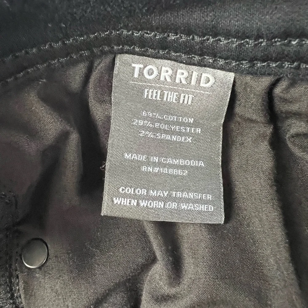 Torrid Women's Luxe Skinny Sateen Stretch Black Jeans Size 16S