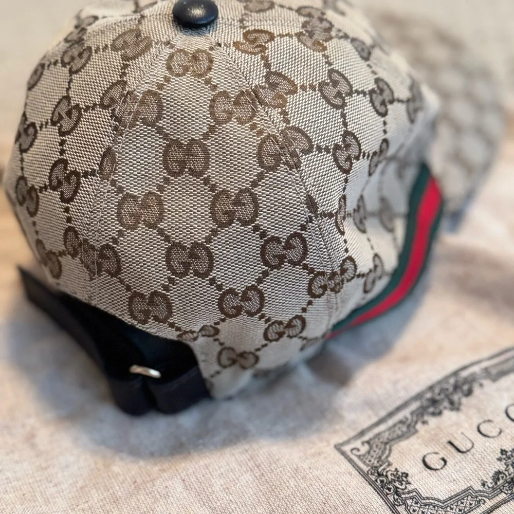 Gucci brown gg red
