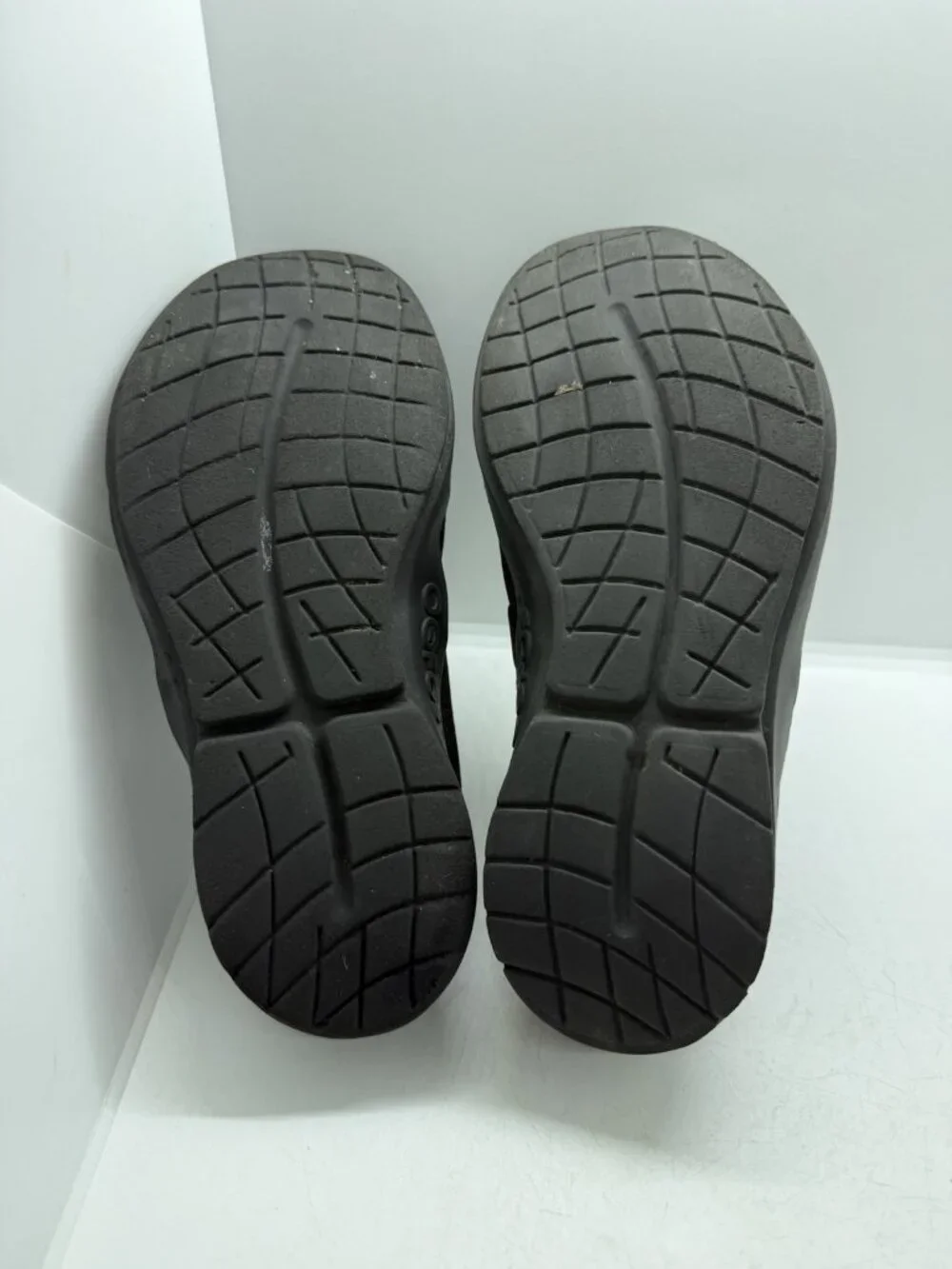 OOFOS pet women shoes