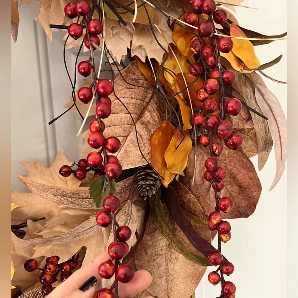 New Hand Crafted Autumn Fall Wreath Real Touch Foliage Brown Tan Orange Red  26”