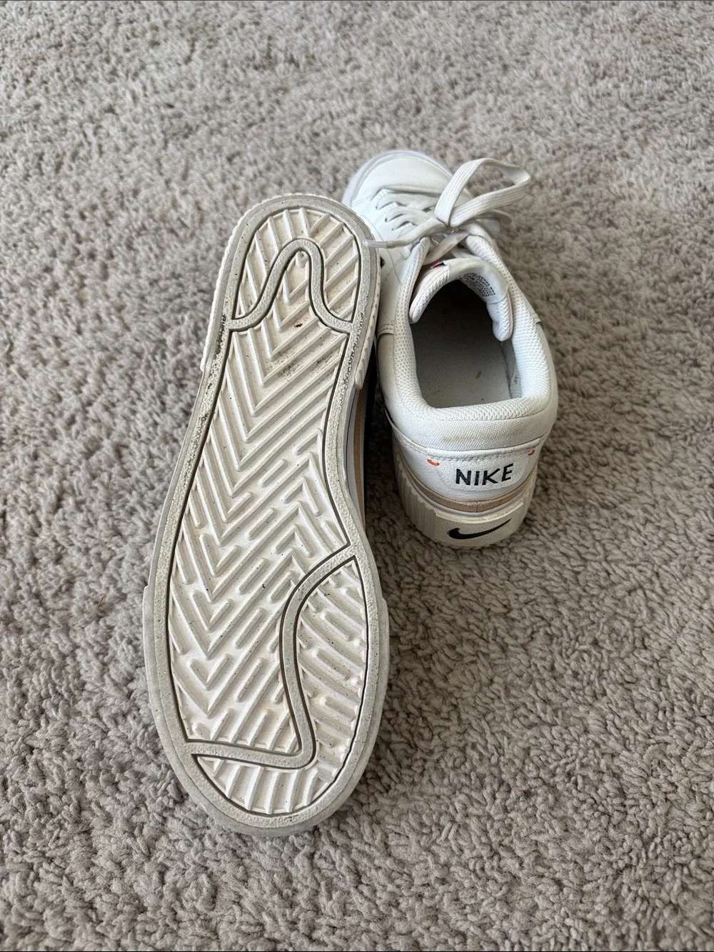 Nike everyday athletic