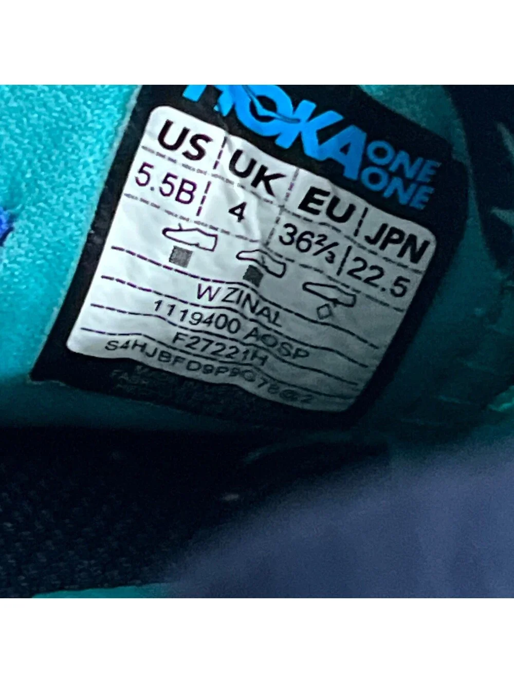 Hoka One One signs tread