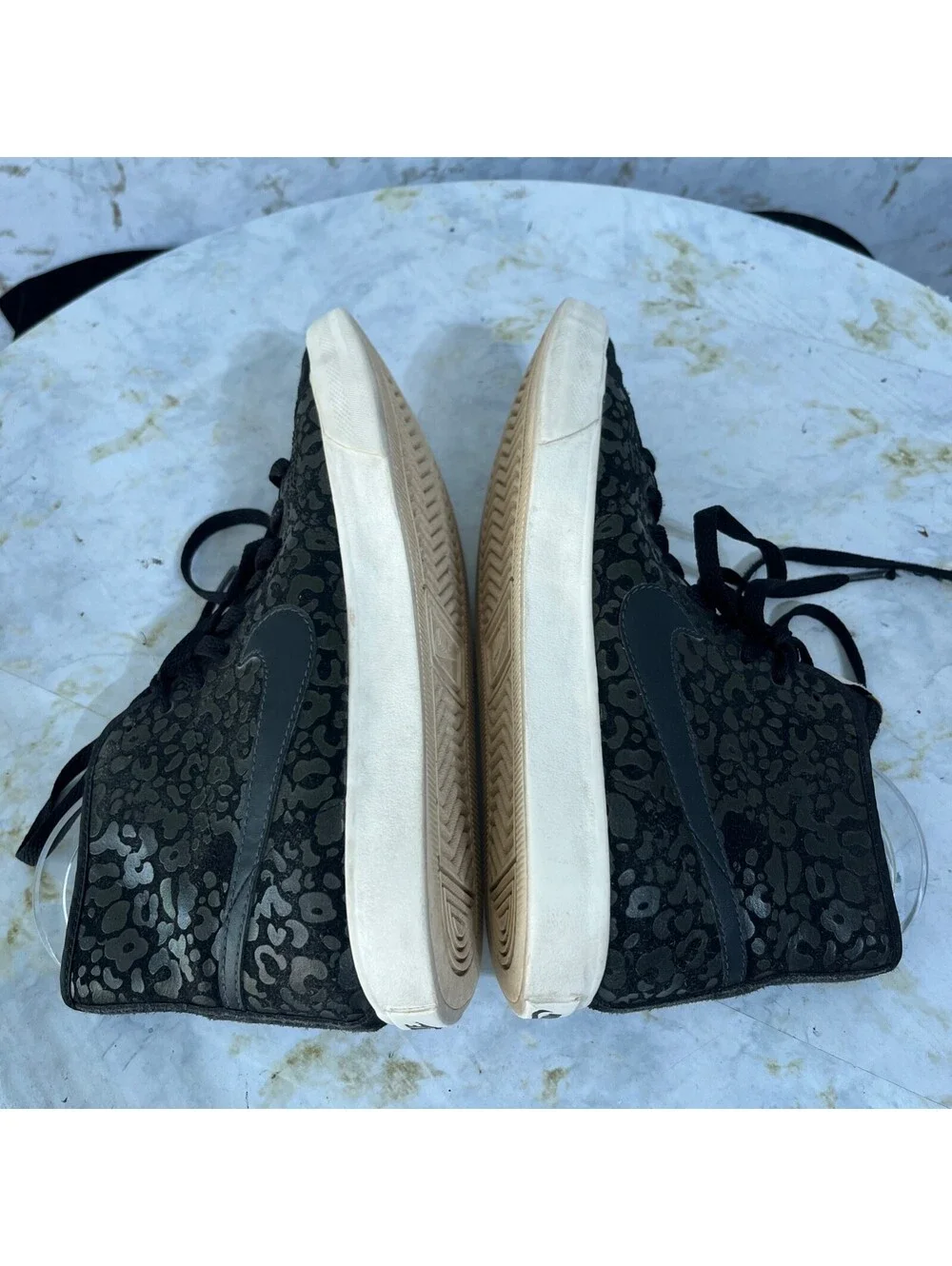 Nike midsole discoloration