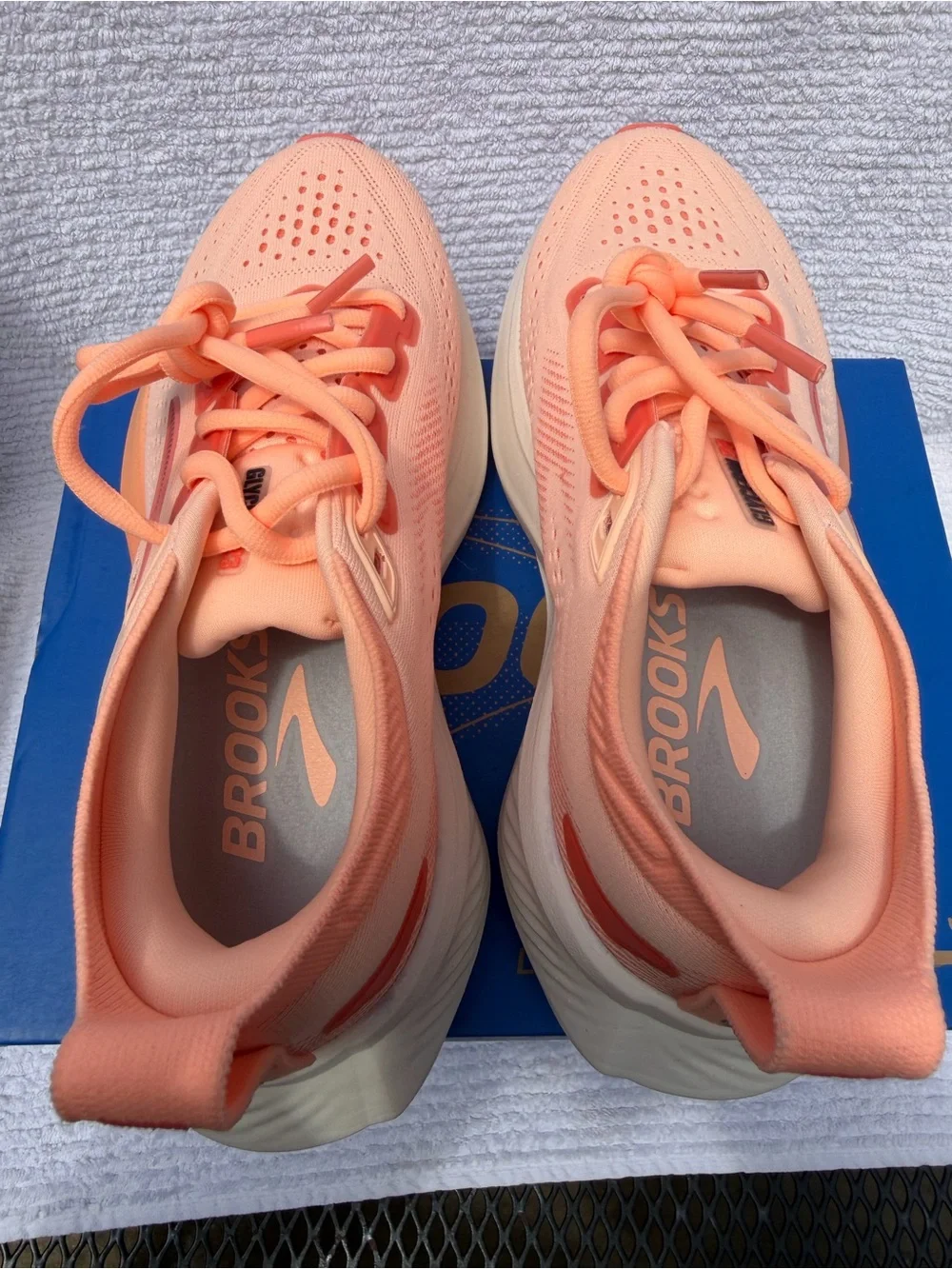 New Brooks Glycerin 23 Women’s Running Shoes Size 5 Coral Peach Spellbound