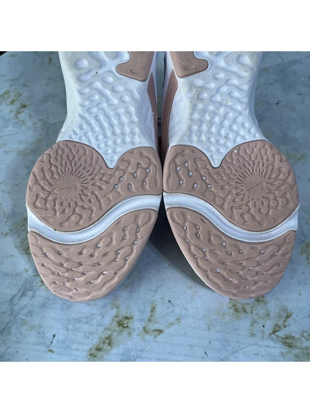 Nike strap discoloration
