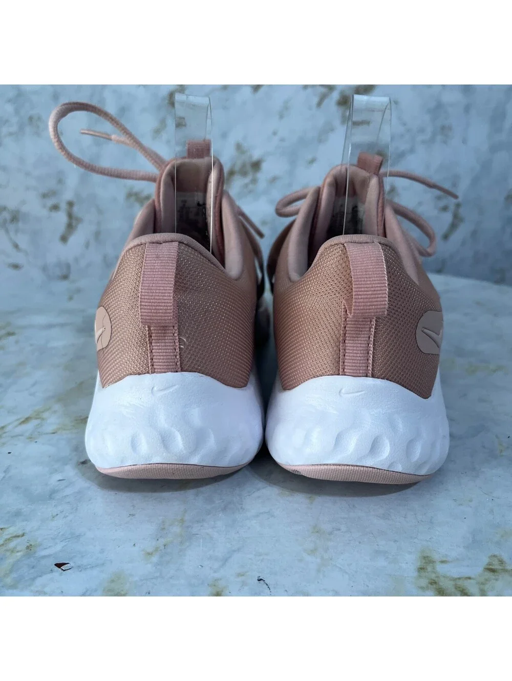 Nike strap discoloration