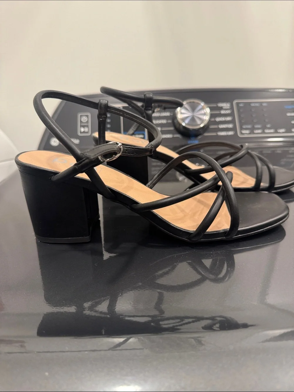 Qupid sleek black