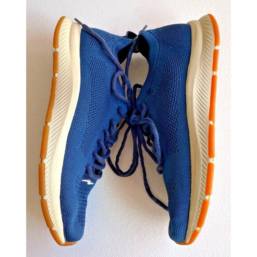 HYLO running shoes