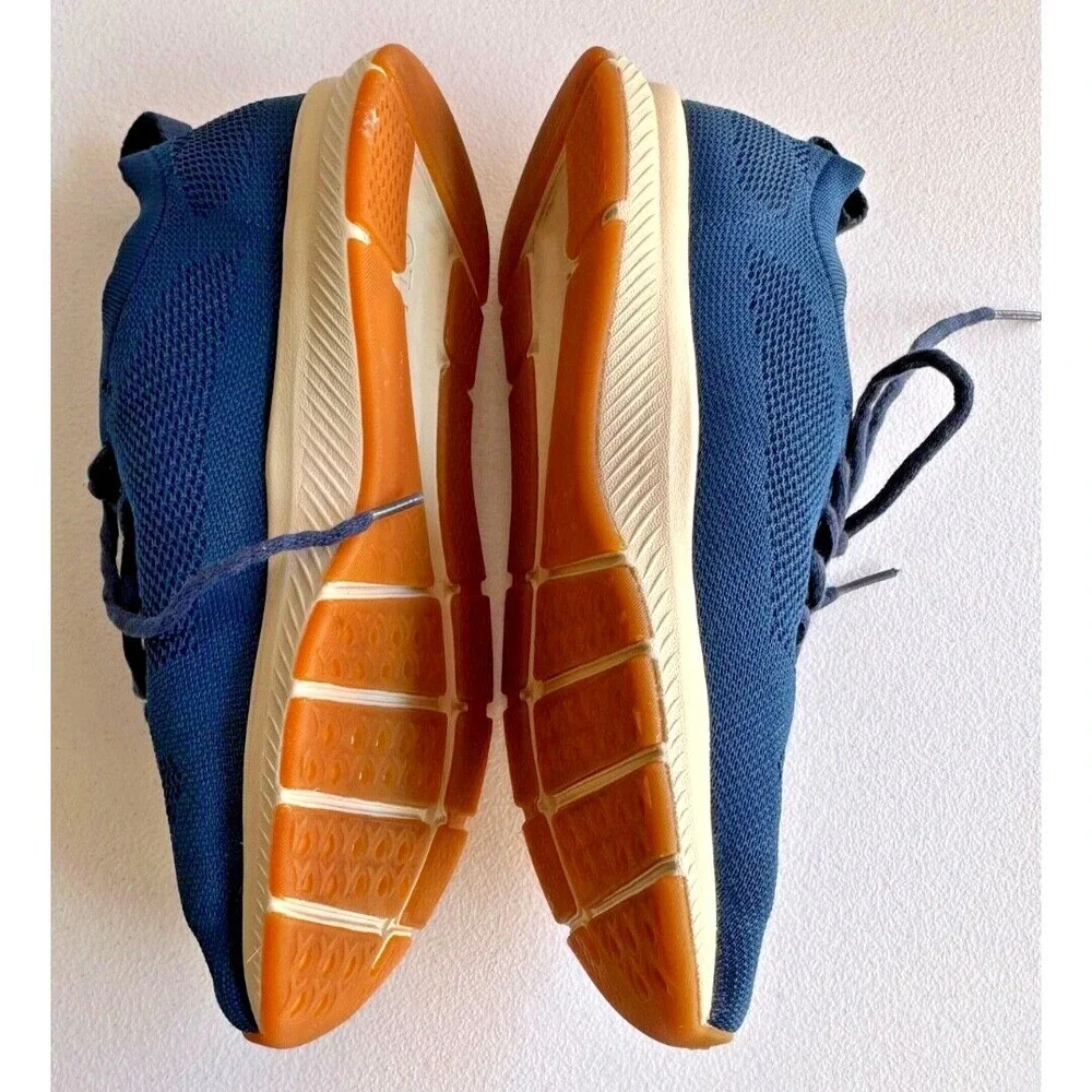 HYLO running shoes