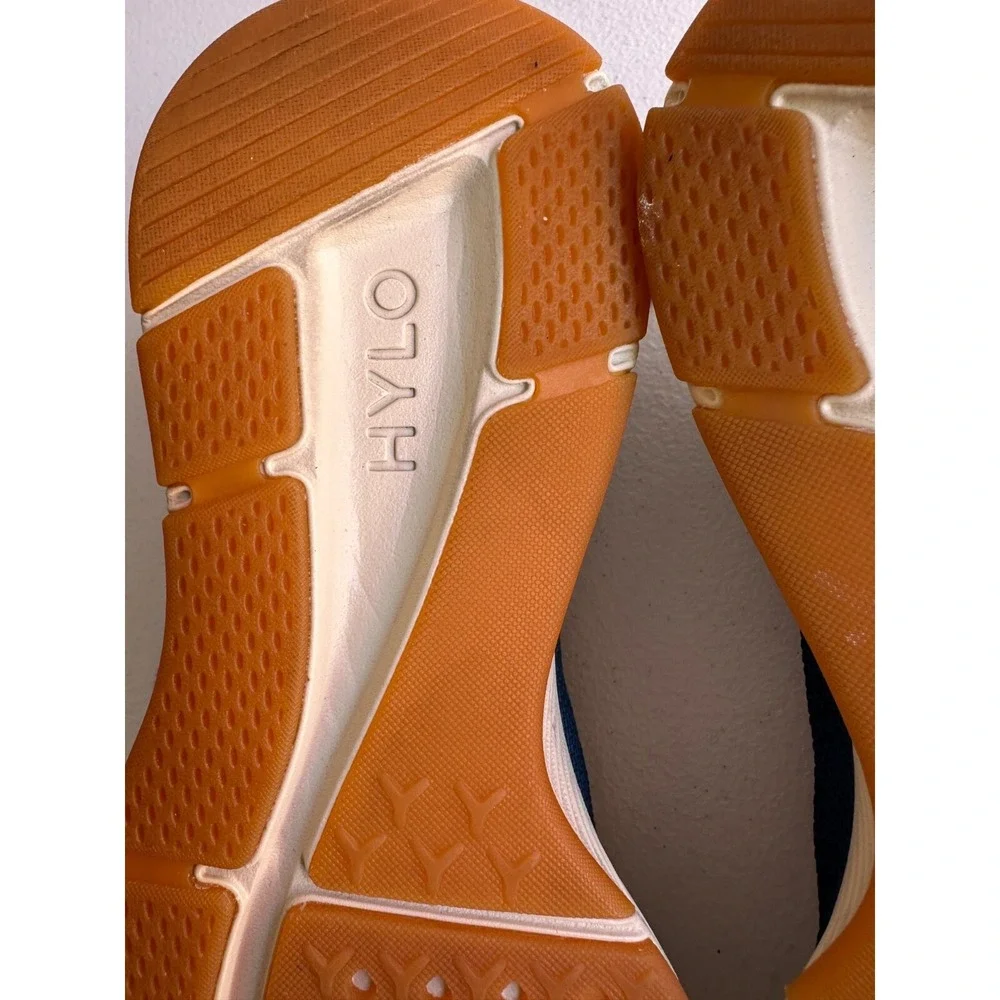 HYLO running shoes