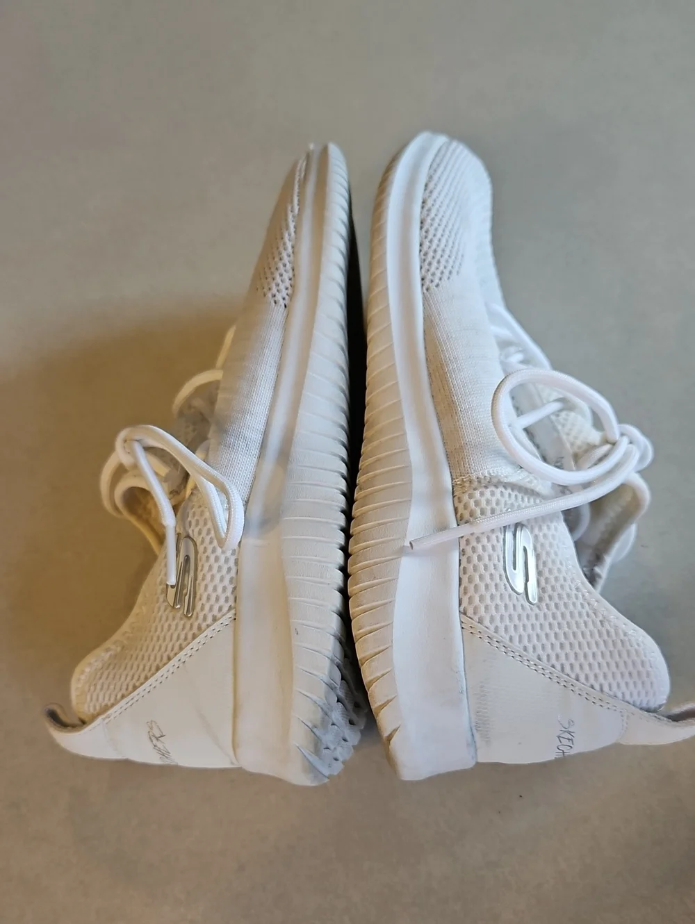 Skechers owned mesh memory