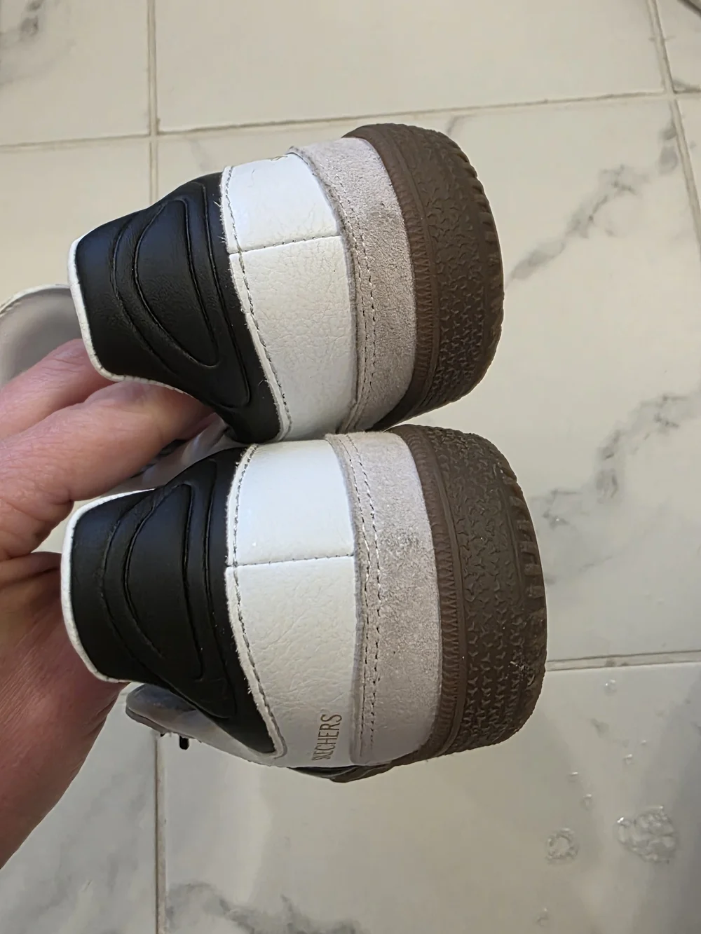 Skechers classic low