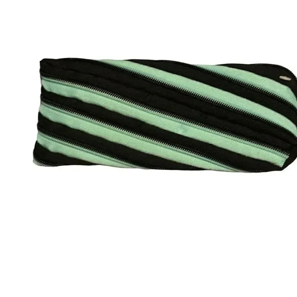 Small zipit pouch