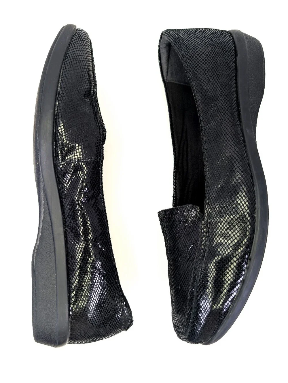Clarks Collection Black Embossed Leather Loafers Snake Print Flat Loafers 6.5