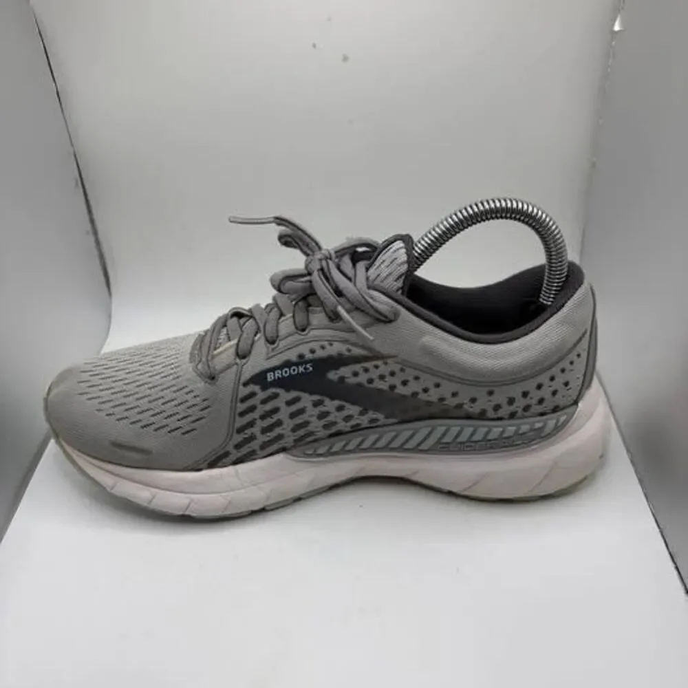 Brooks women’s gray