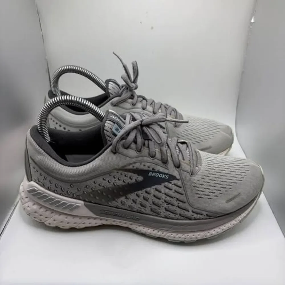 Brooks women’s gray
