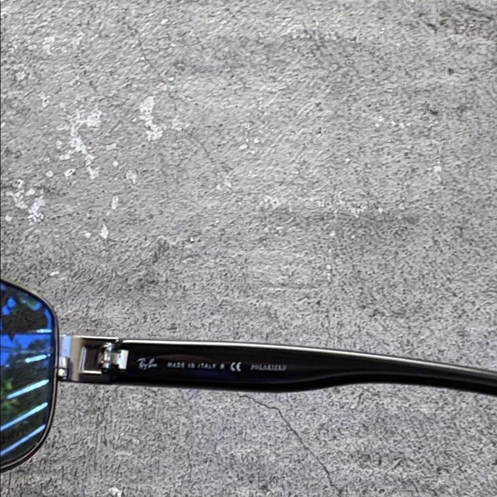 Ray-Ban please look