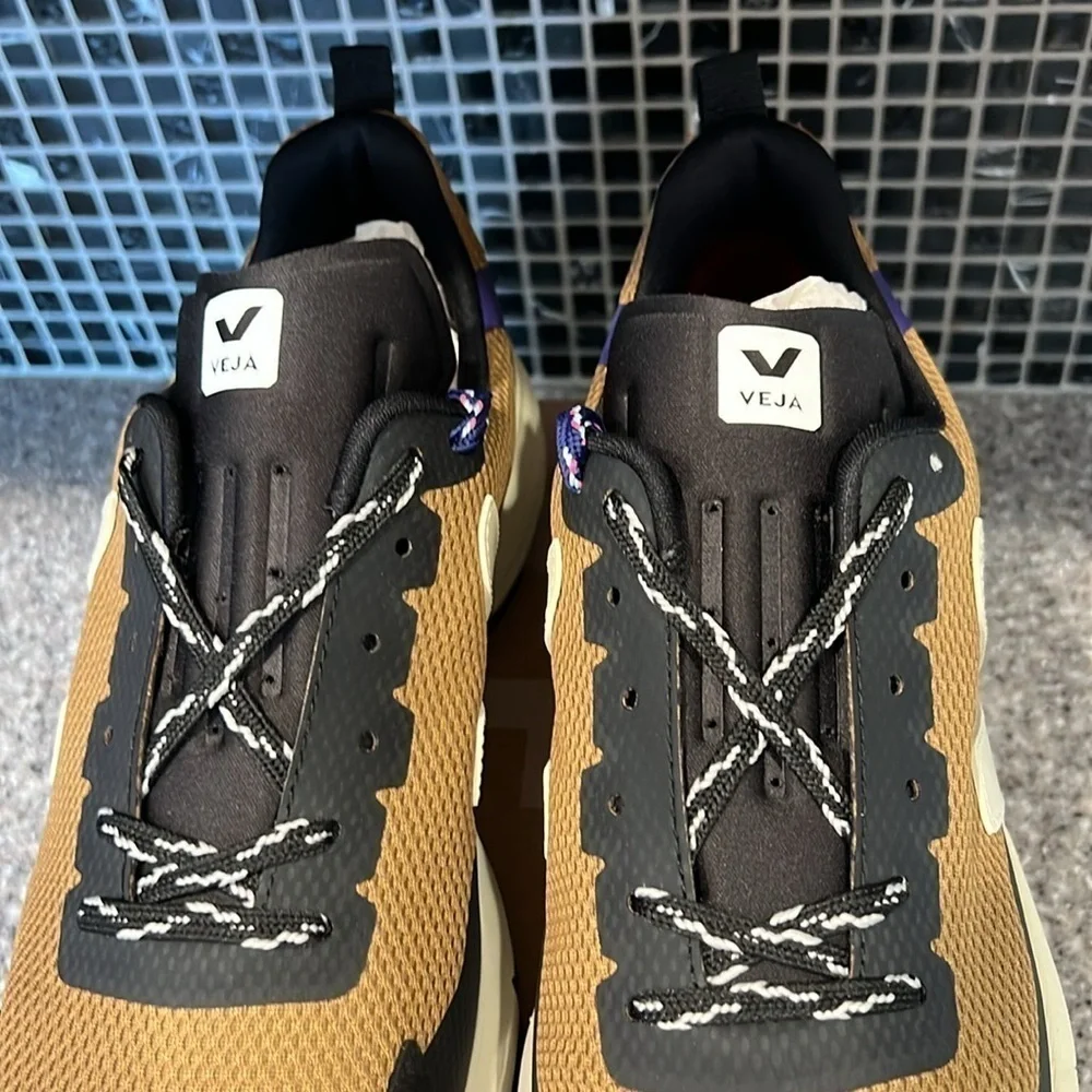 VEJA DEKKAN ALVEOMESH SNEAKERS PIERRE NEW IN BOX Size 42 EU
