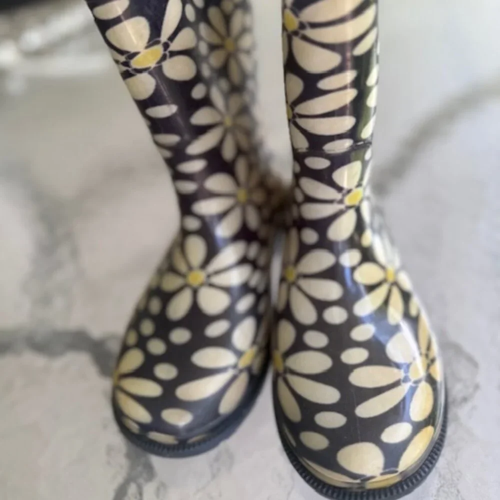Gymboree Rain and Mud Boots for Kids - Size 2