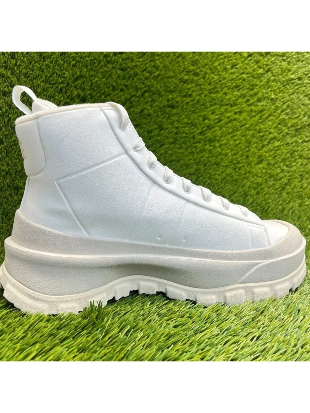 Nike please review