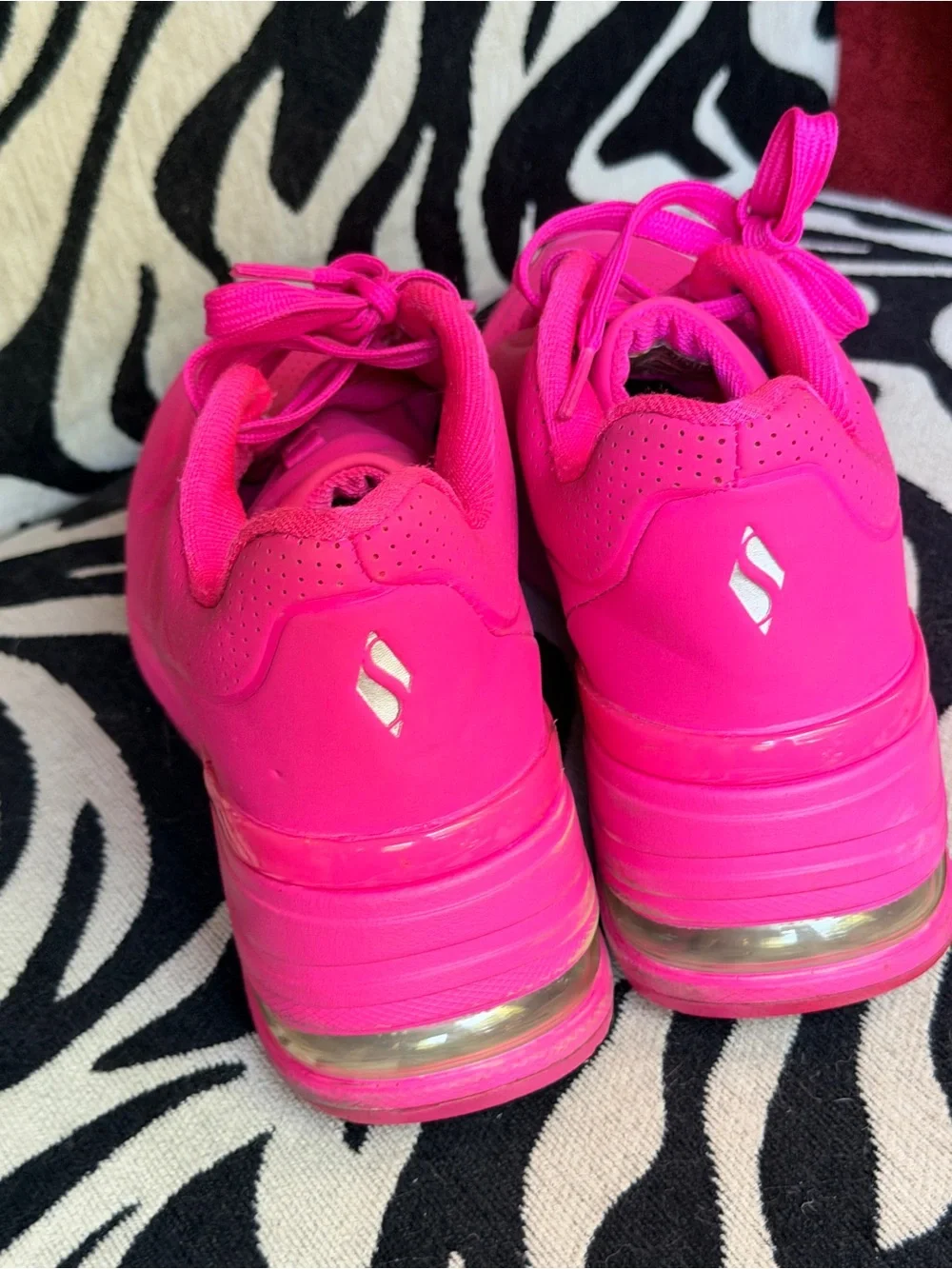 Skechers bold hot