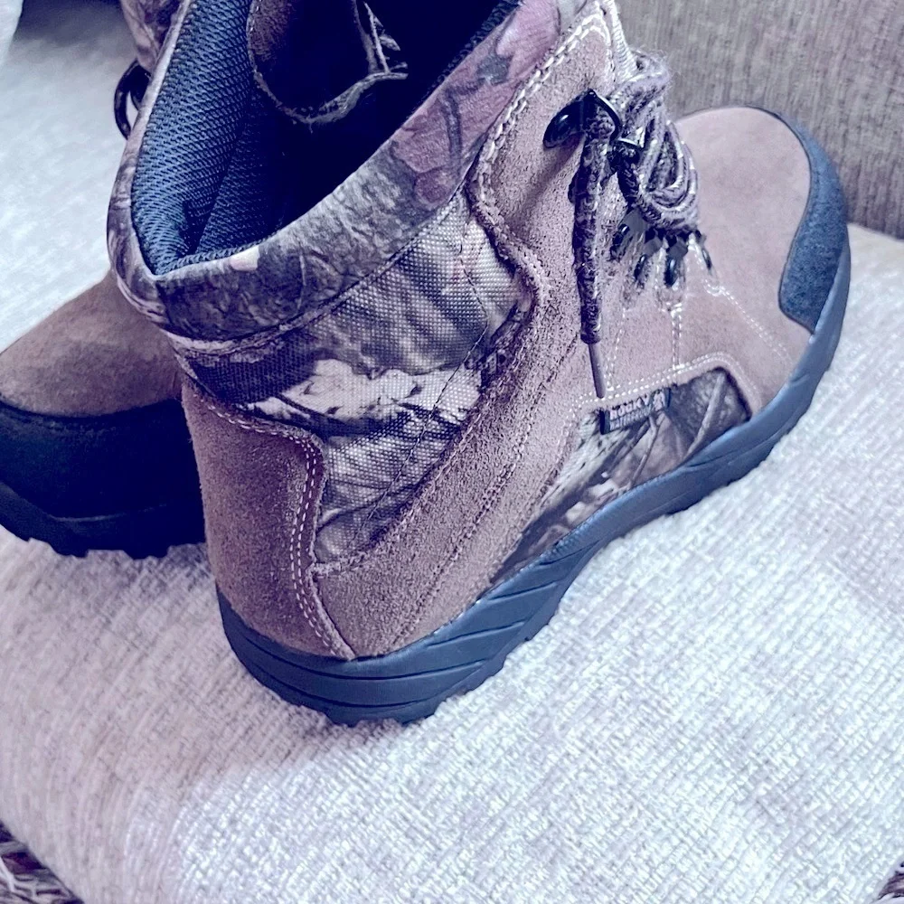 Rocky design rugged