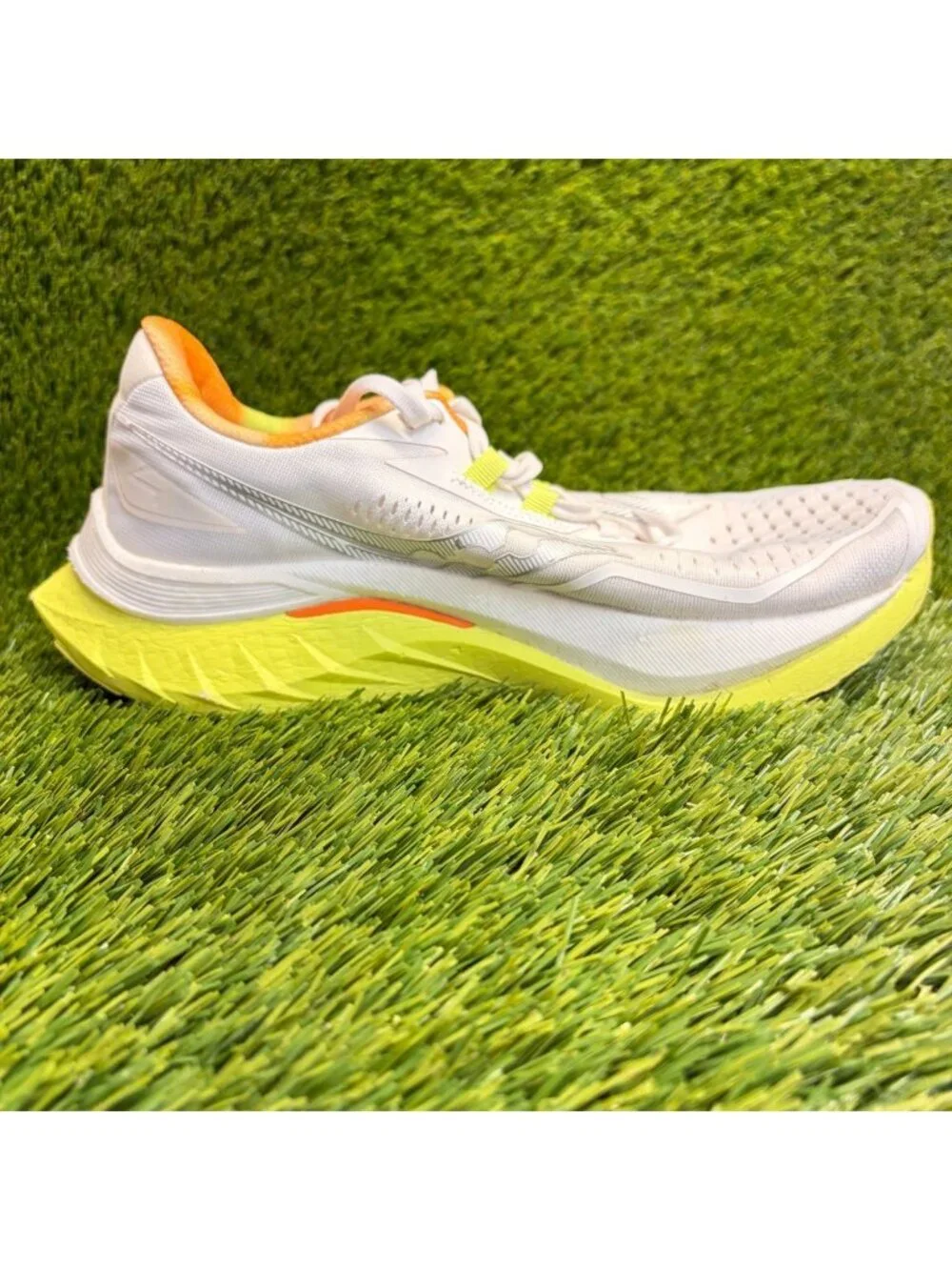 Saucony Endorphin Speed 4 Womens Size 8.5 White Athletic Running Shoes Sneakers