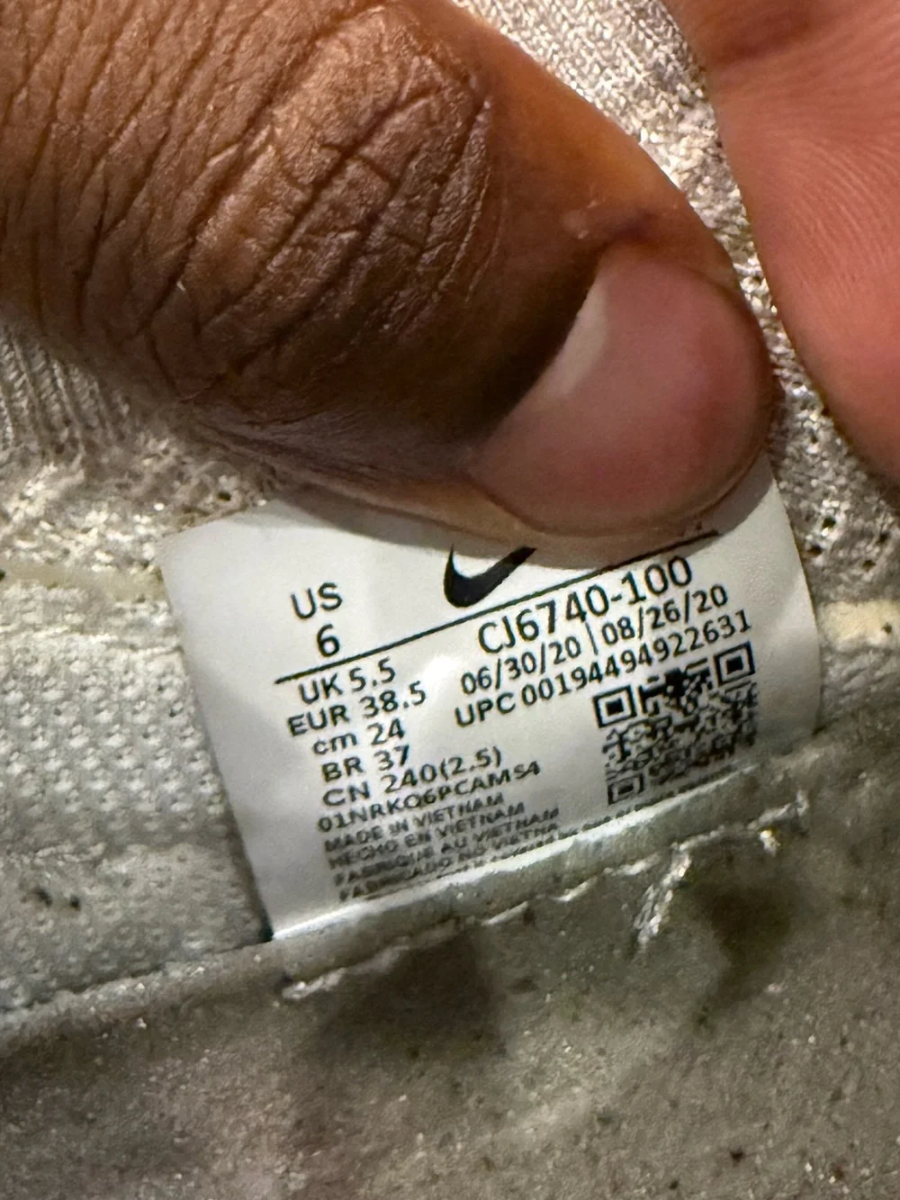 Women’s Nike Vapormax Flyknit (size 6)
