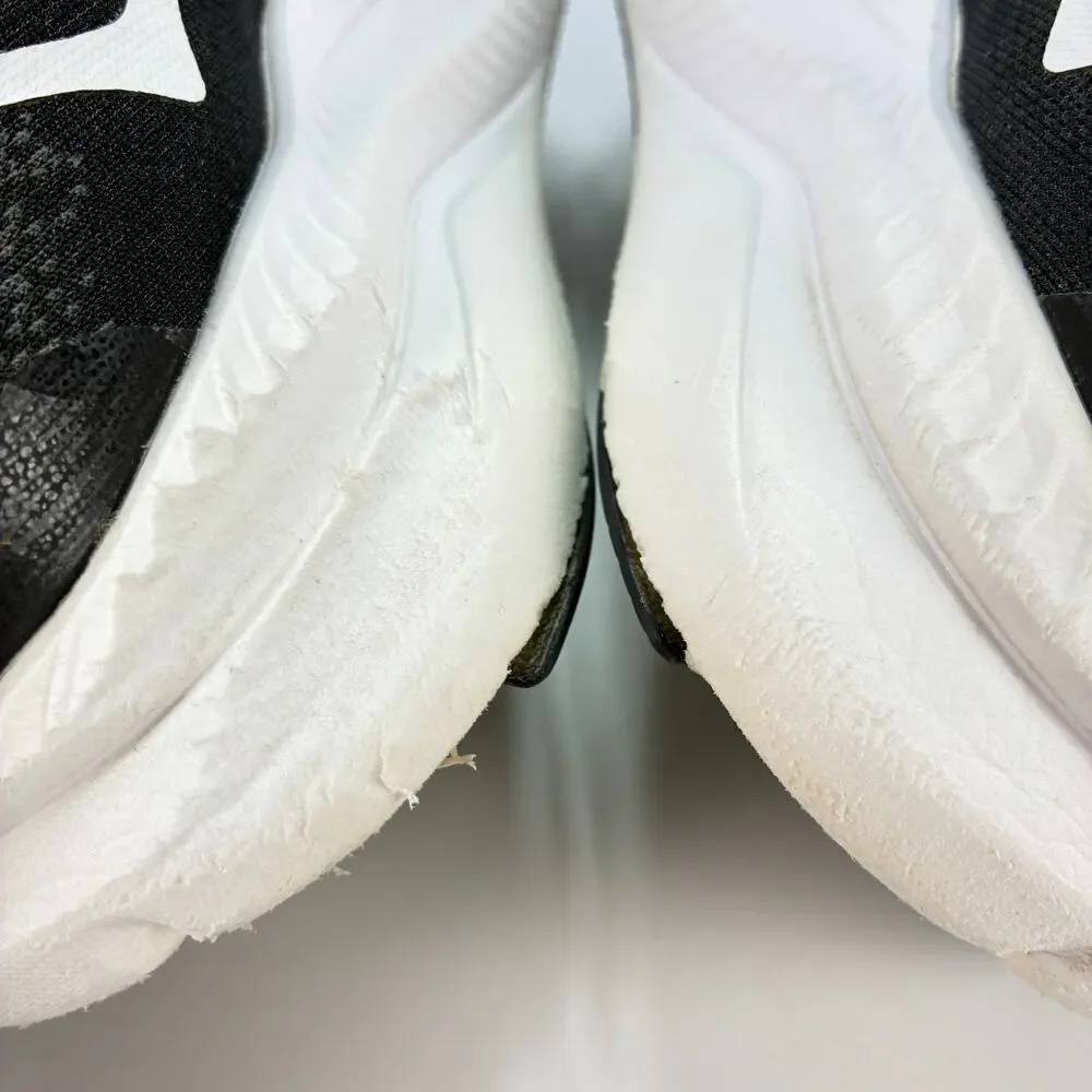 Hoka One One hoka one