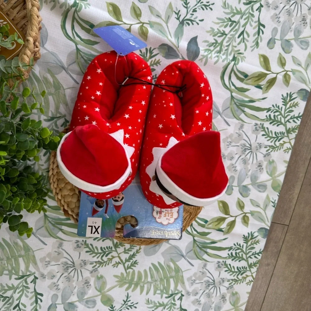 New Elf on the Shelf Holiday Christmas Character Slippers Girls size XL (4-5)