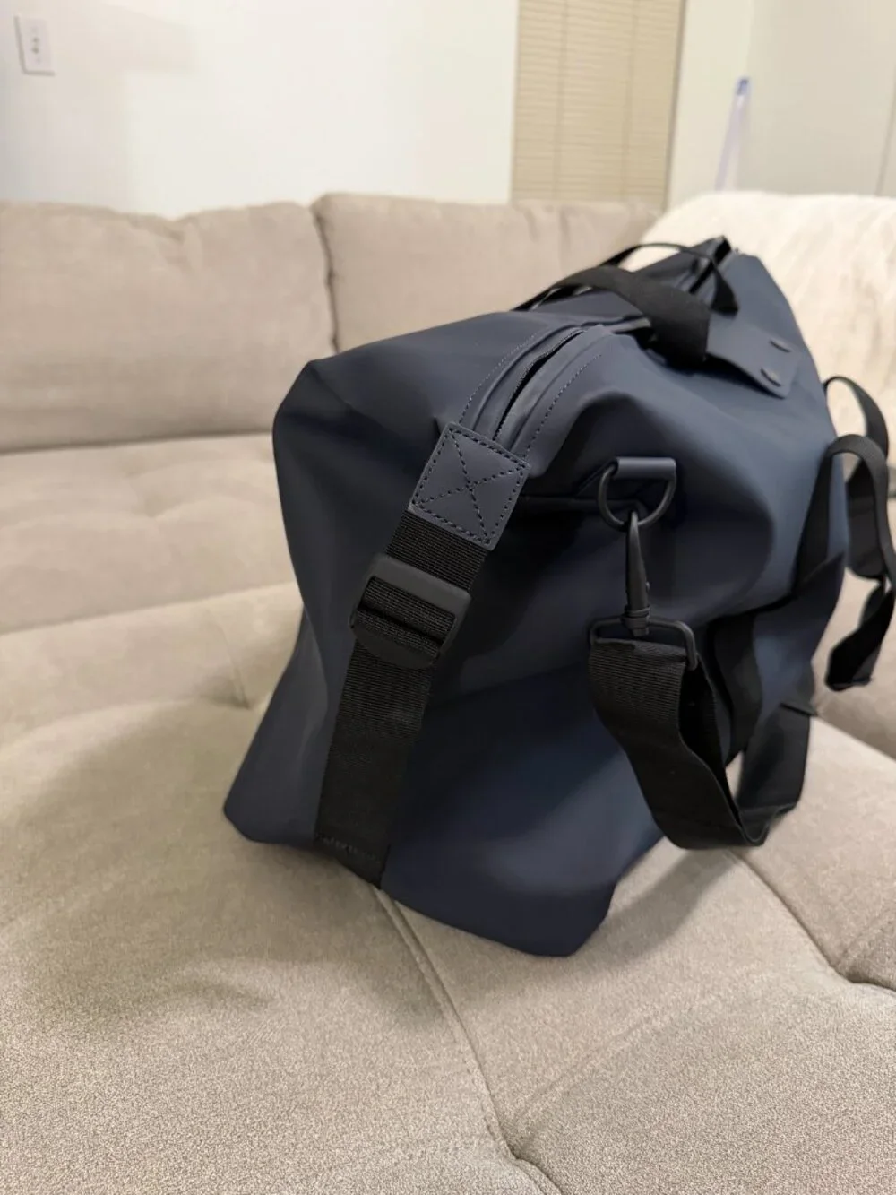 RAINS Hilo weekend bag