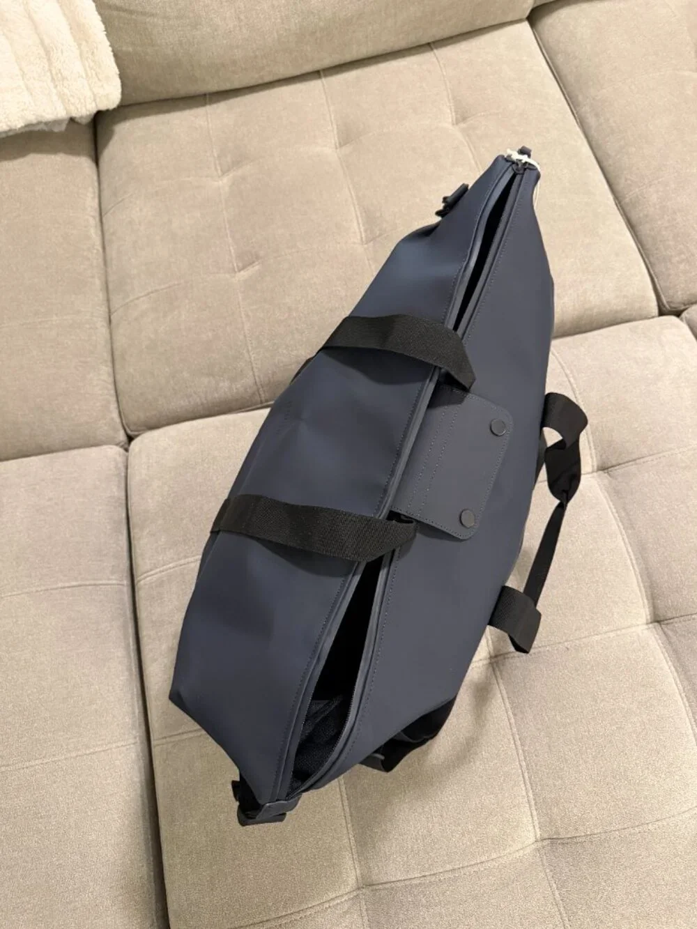 RAINS Hilo weekend bag
