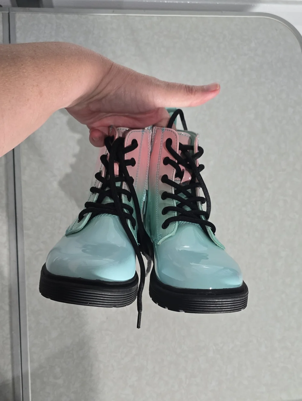 art class glossy ombre
