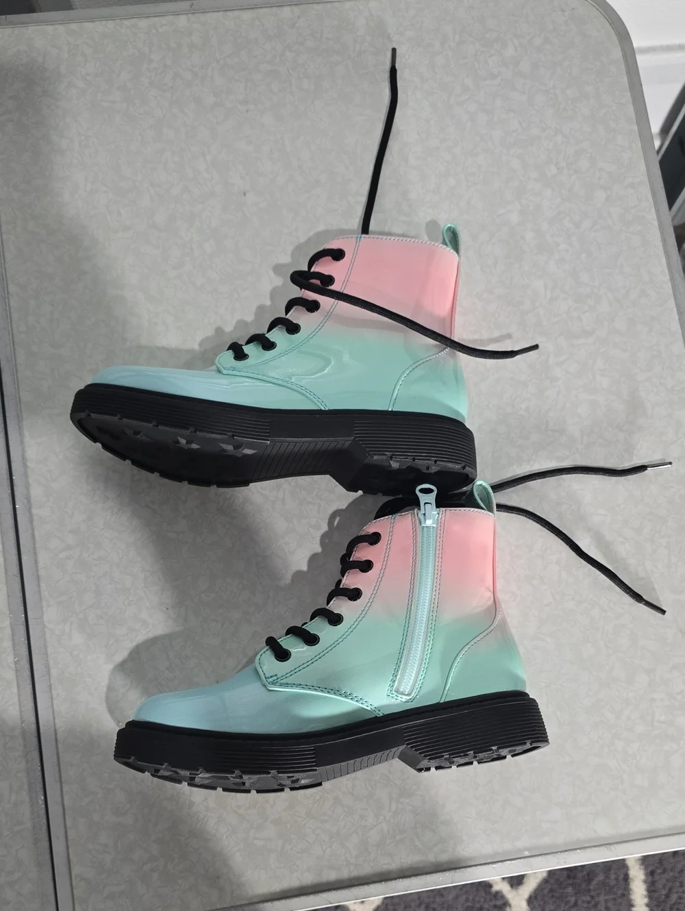 art class glossy ombre