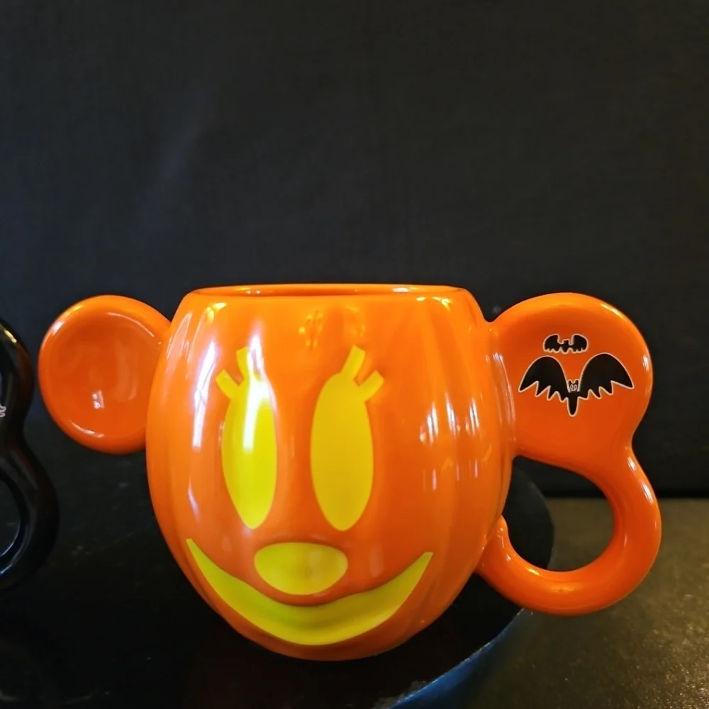 Disney these mickey