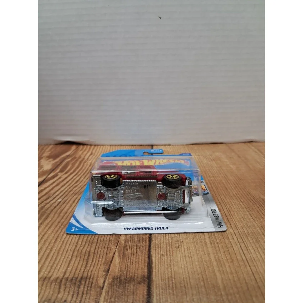 HOT WHEELS HW METRO SERIES HW ARMORED TRUCK IN RED #4/10 OR #31/250
