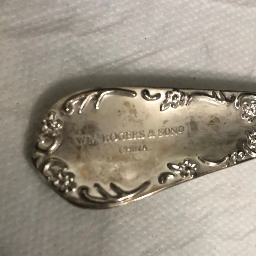 Wm Rogers enhances handle