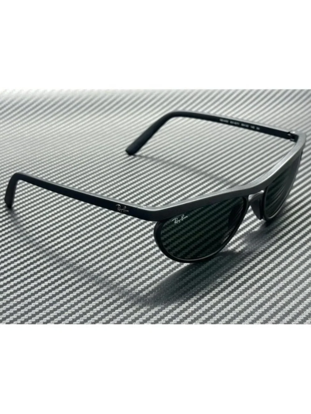 Ray-Ban new tags