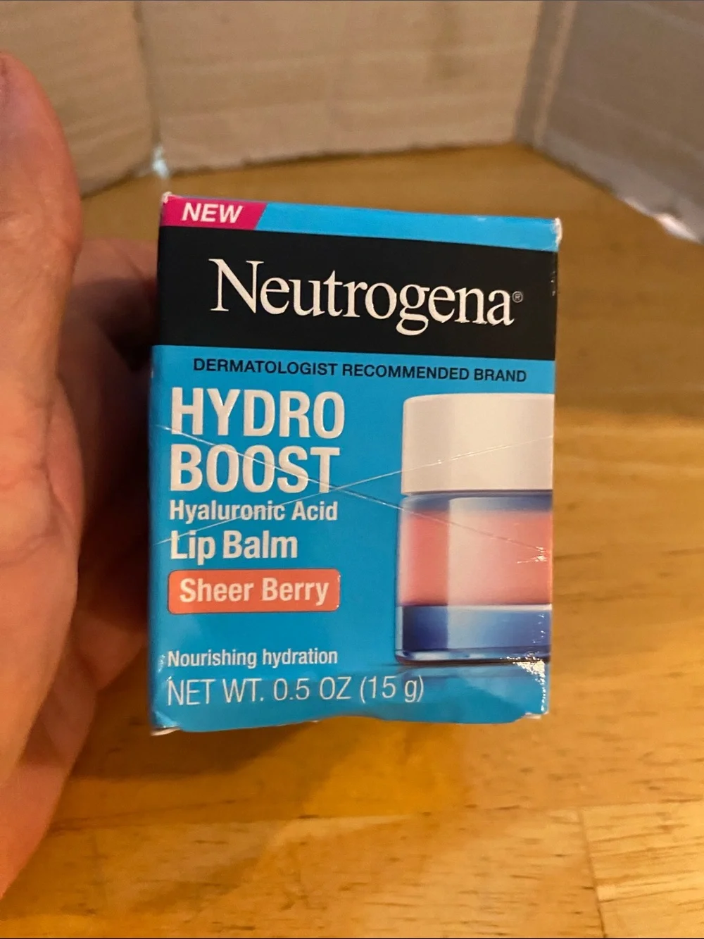 Neutrogena Hydro Boost Lip Balm Sheer Berry NIB .5 oz