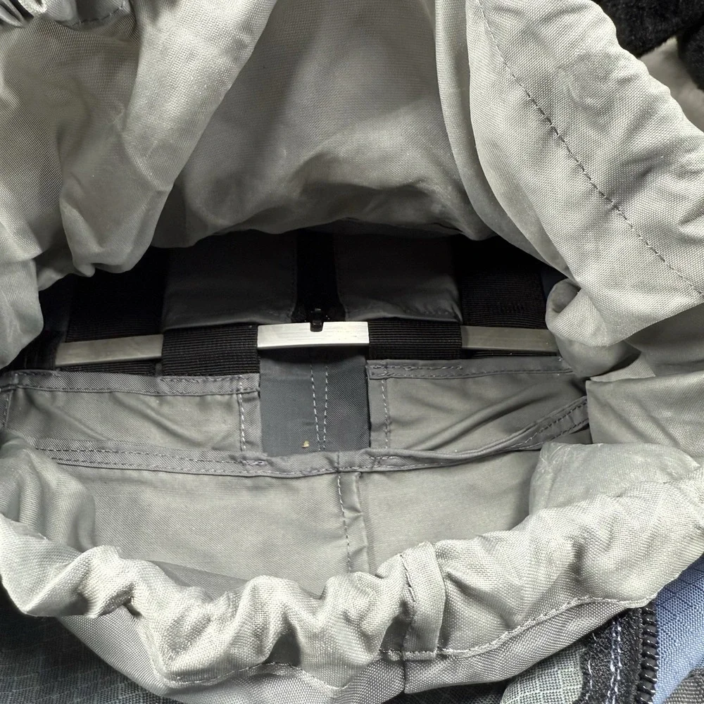 New VAUDE‎ Asymmetric 30 Back Pack Blue  Interior (Medium)