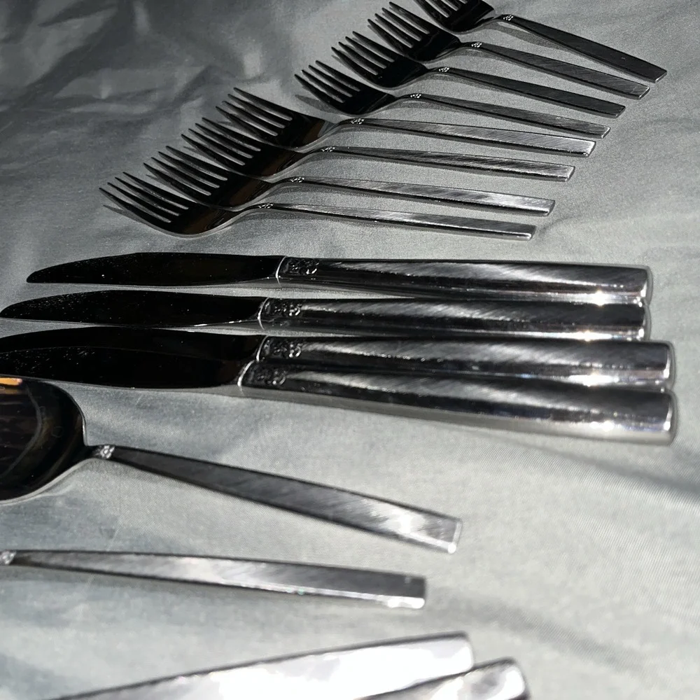 Oneida preowned set