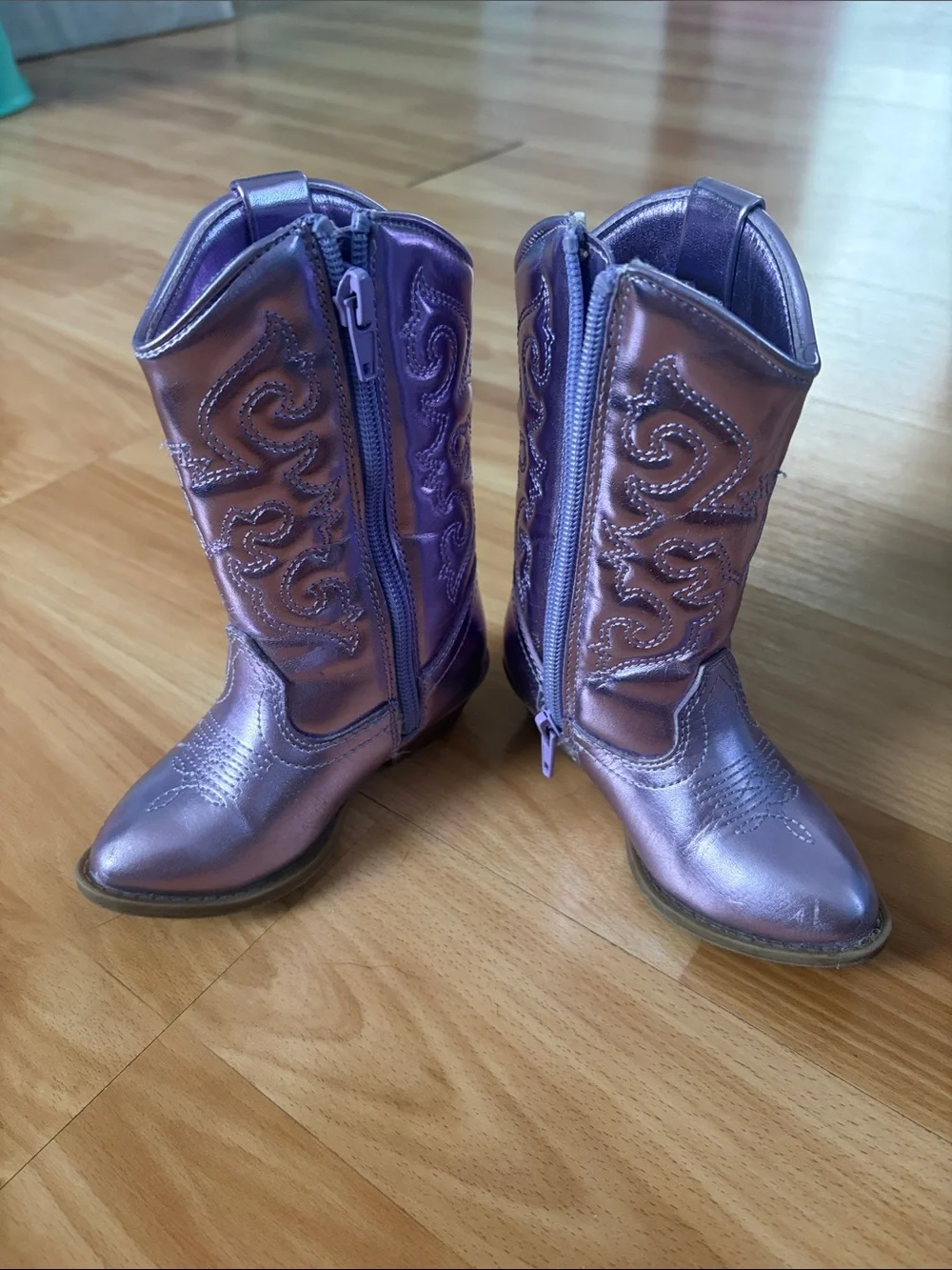 Harper Canyon cute metallic