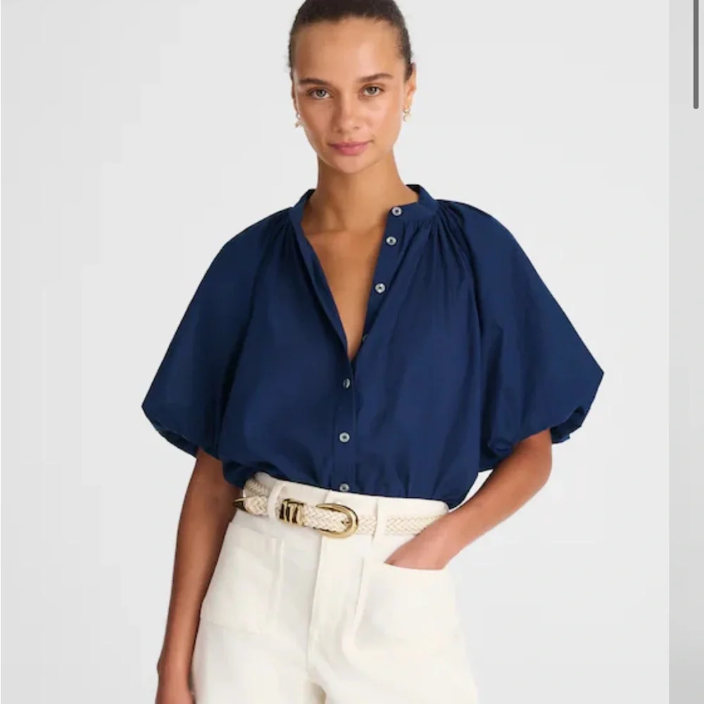 Women's Navy Button-Front Puff Sleeve Top