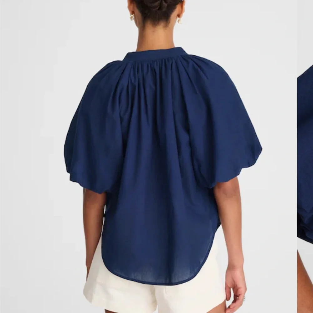 Women's Navy Button-Front Puff Sleeve Top