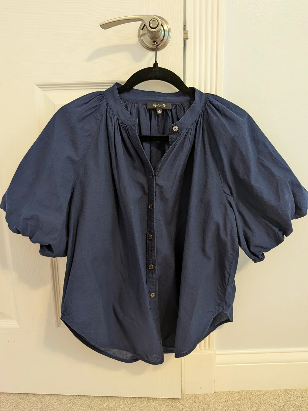 Women's Navy Button-Front Puff Sleeve Top