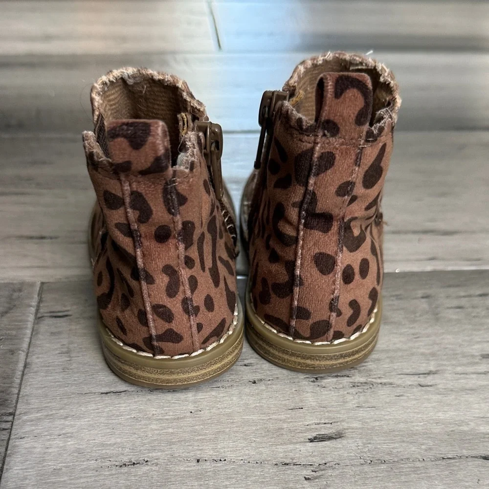 N/A stylish leopard