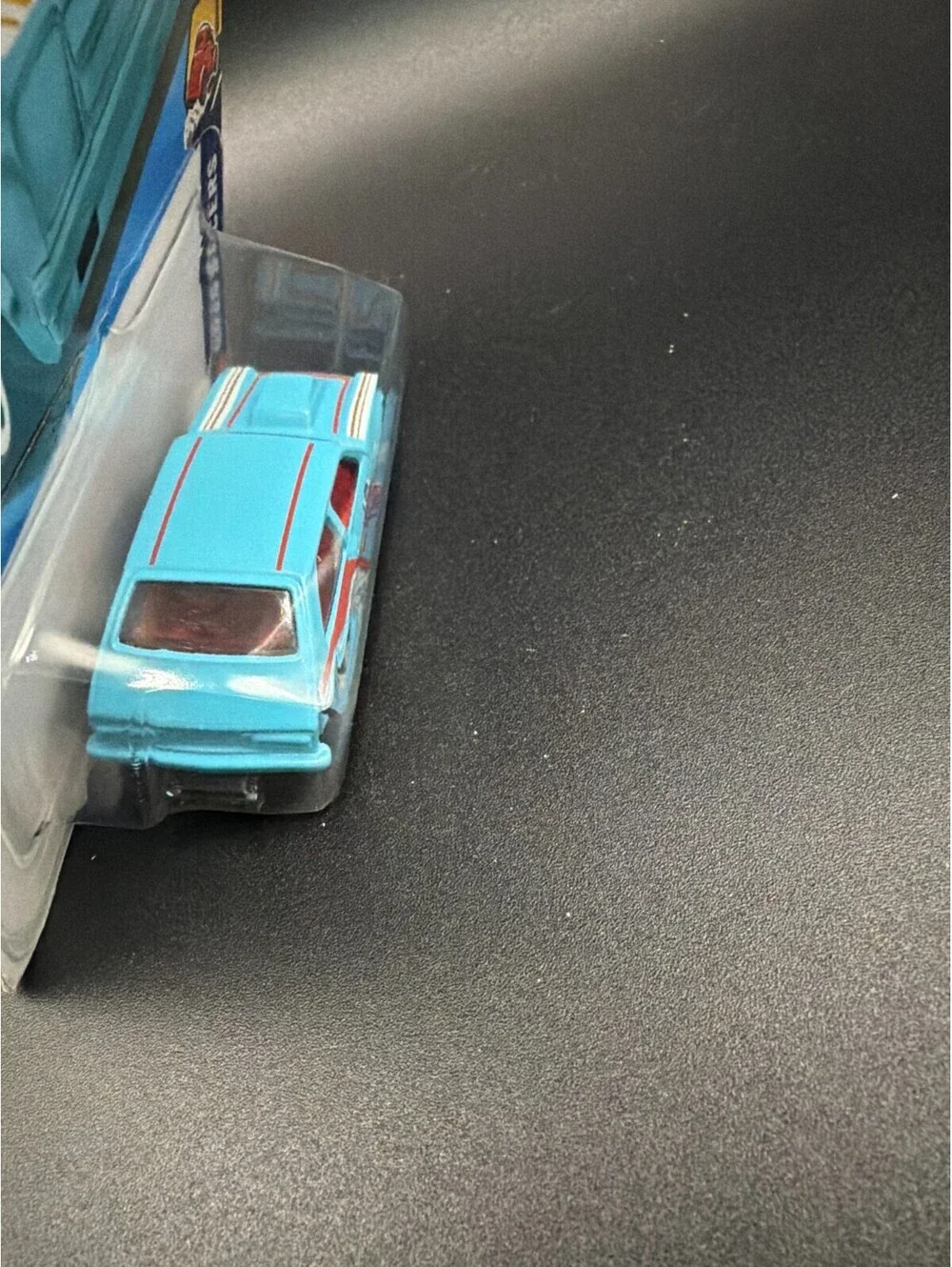 Hot Wheels red 250 blister