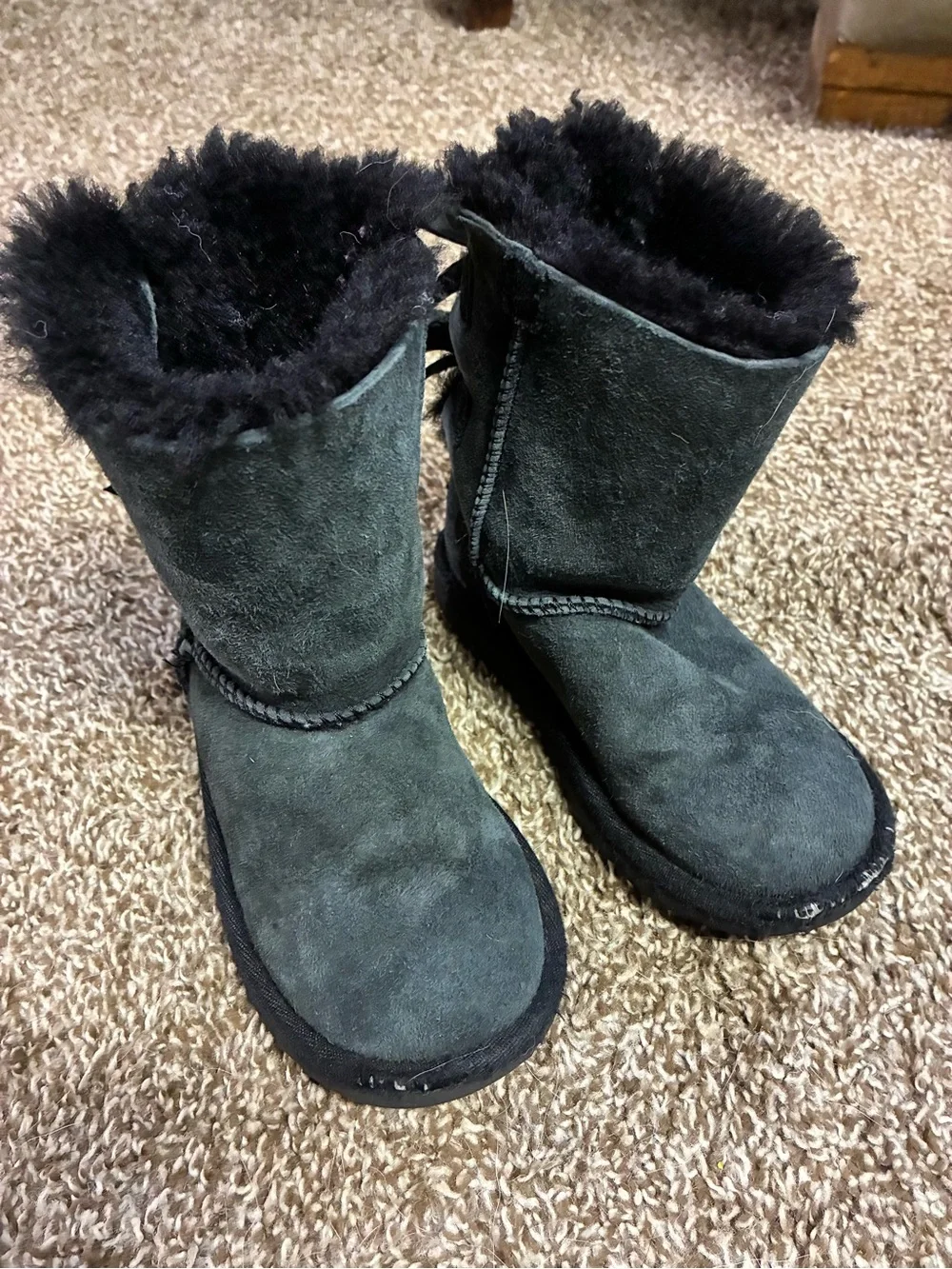 UGG Kids Black Suede Fleece-Lined Pull-On Boots with Back Ribbon